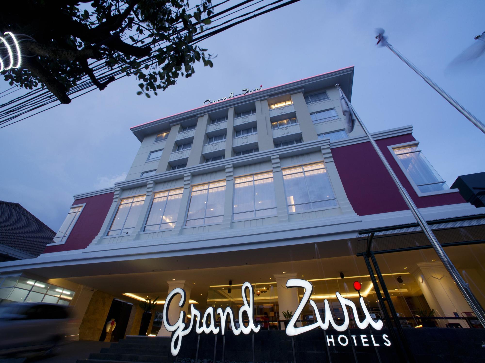 Grand Zuri Malioboro Hotel Yogyakarta Exterior photo